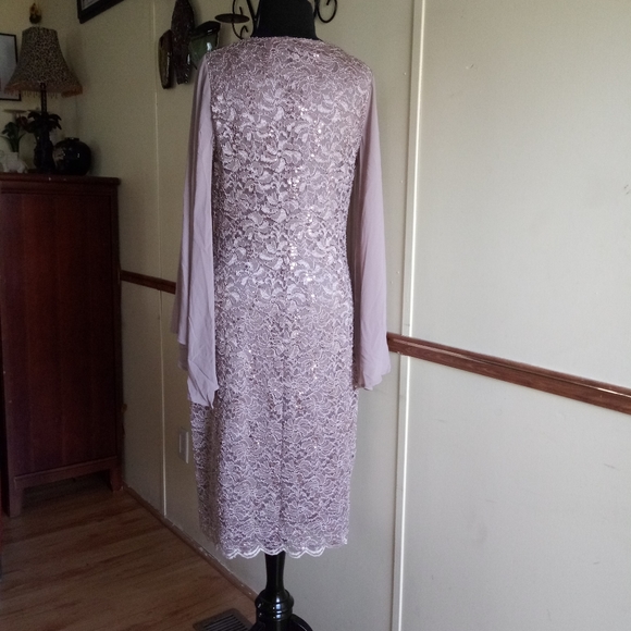 Dress - Picture 2 of 8